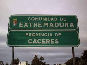 Cartel de Entrada a Extremadura por la N 502, recorrido habitual, excepto hoy.