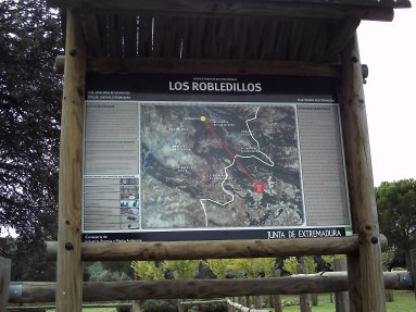 Los Robledillos, zona de recreo, senderos y "La Berrea."